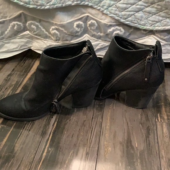 DV by Dolce Vita Jameson Double Zipper Bootie - Picture 5 of 6